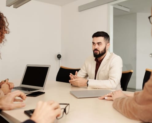 L'impact du nouveau régime fiscal 150-0 B ter sur la transmission des PME françaises 5 Transmission entreprise - business - réunion dirigeants business
