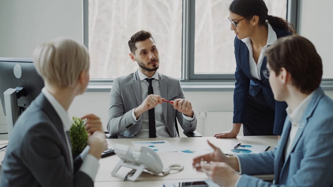 Les 10 Conseils des Experts pour Trouver les Meilleurs Acquéreurs pour Votre Entreprise - business - analyse financière business